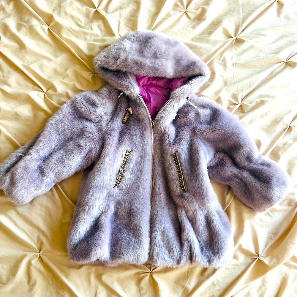 ⛔️SOLD⛔️ Faux Fur Winter Jacket. Size 5-7 years old
